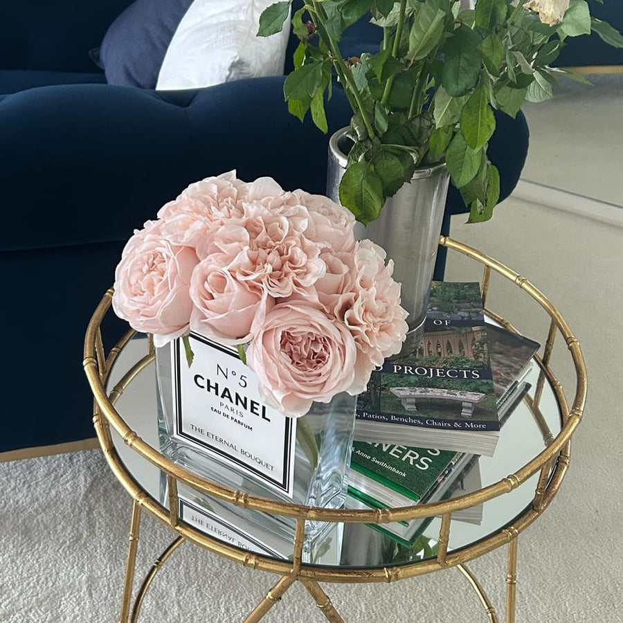 "Fragrance doesn't have any chemically smell. Beautiful to look n smell. Love it!!"