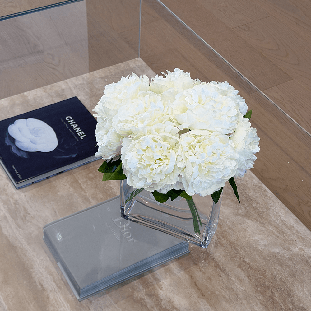 The Signature Glass Vase - Scented Silk Flowers